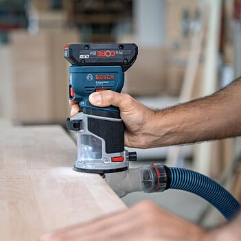 Фрезер кромковий акумуляторний Bosch PRO GKF 18V-8 (06016C2001) - без акумулятора та зарядного пристрою