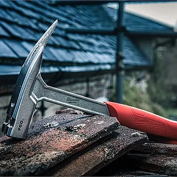 Молоток кровельщика Milwaukee 750 г (4932493655)