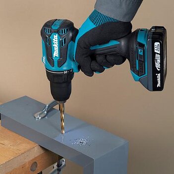 Аккумуляторная ударная дрель-шуруповерт Makita LXT Basic (DHP490WVE)