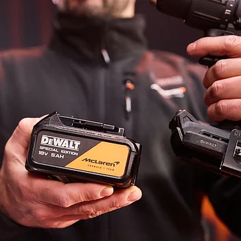 Аккумуляторная ударная дрель-шуруповерт DeWalt SPECIAL EDITION (DCD86MP1T)