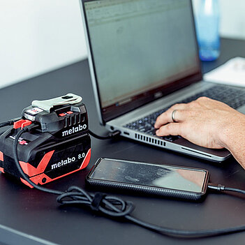 Акумуляторний адаптер живлення Metabo PC 18-65 Power Charger (600409000)