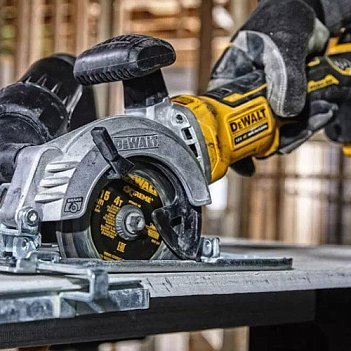 Пила дисковая аккумуляторная DeWalt (DCS571NT+DCB187)