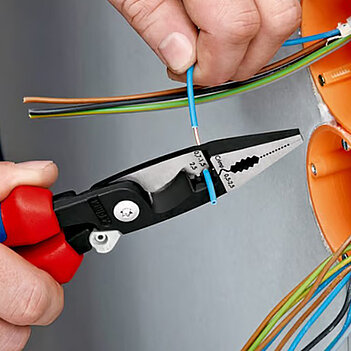 Плоскогубцы KNIPEX 200 мм со съемниками изоляции метрические (13 92 200)