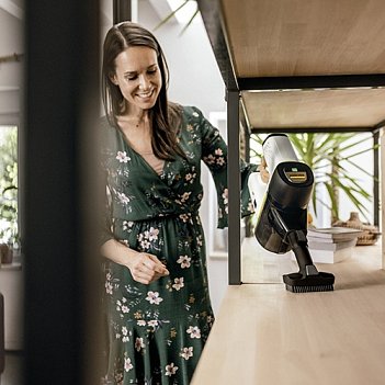 Пылесос аккумуляторный Karcher VC 6 Cordless Premium ourFamily (1.198-680.0)