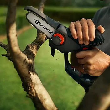 Аккумуляторная цепная мини-пила Husqvarna Aspire P5-P4A KIT (9707537-02)