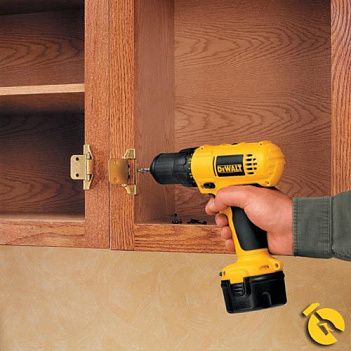 Аккумуляторная дрель-шуруповерт DeWalt (DC740KA)