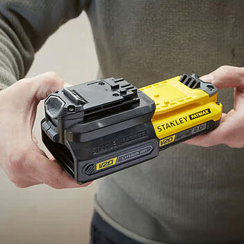 Акумуляторний адаптер живлення Stanley FATMAX (SFMCB100)