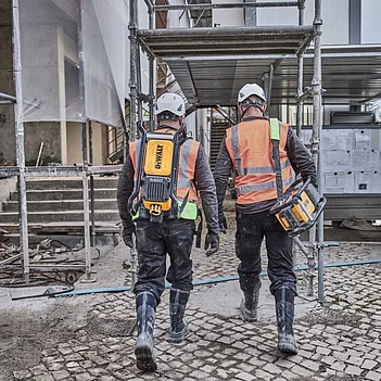 Вибратор-рюкзак для бетона аккумуляторный DeWalt POWERSHIFT (DCPS310N) – без аккумулятора и зарядного устройства
