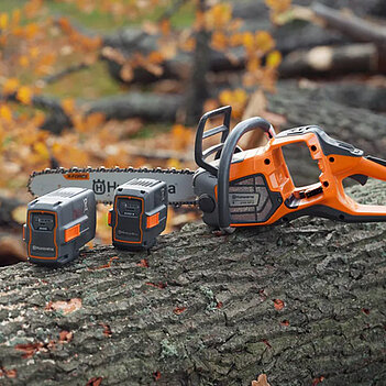 Акумуляторна ланцюгова пила Husqvarna 550iXP (9707458-15) - без акумулятора та зарядного пристрою