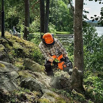 Аккумуляторная цепная пила Husqvarna 242i KIT (9708384-03)
