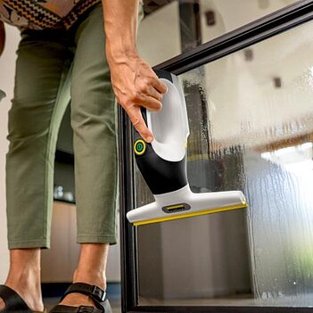 Пылесос аккумуляторный для окон Karcher WV 3 Comfort Care (1.633-690.0)