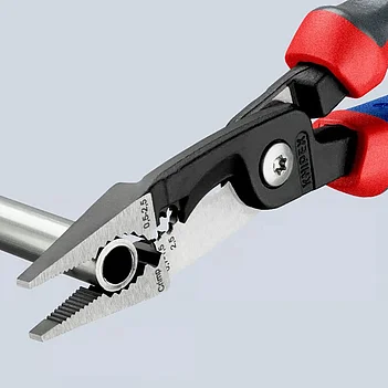 Плоскогубцы KNIPEX 6в1 200 мм со съемниками изоляции (13 82 200)