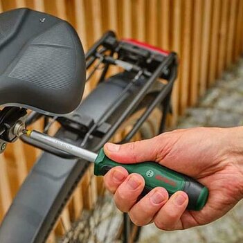 Отвертка-битодержатель трещоточная Bosch 1/4" x 186 мм (1600A039HS)