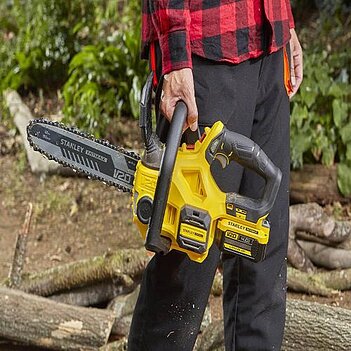 Аккумуляторная цепная пила Stanley FatMax + секатор (SFMCCS630M1+ SFMCPP32M1)