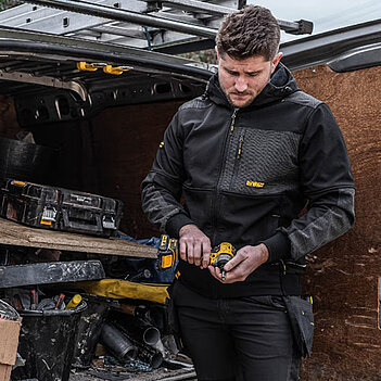 Куртка рабочая DeWalt Tough Soft Shell размер M (DWC263-001-M)