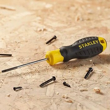 Отвертка шлицевая Stanley "Cushion Grip" SL2.5 x 60 мм (STHT16151-0)