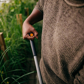 Граблі універсальні Fiskars Ergonomic (1077112)