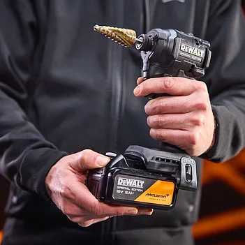 Аккумуляторный ударный шуруповерт DeWalt SPECIAL EDITION (DCF86MP1T)