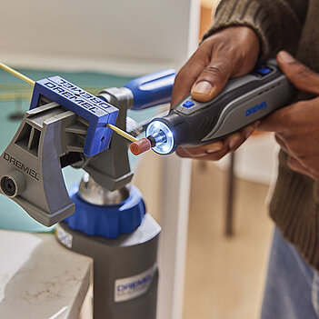 Гравер акумуляторний Dremel 8150-20 (F0138150JA)