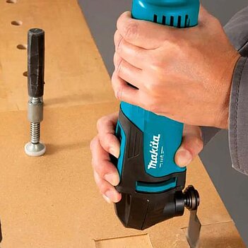 Багатофункціональний інструмент Makita (M9800B)