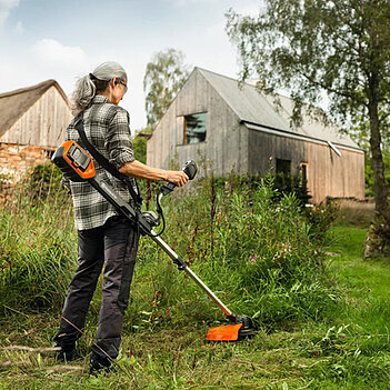 Коса аккумуляторная Husqvarna 220iR (9707544-01) - без аккумулятора и зарядного устройства