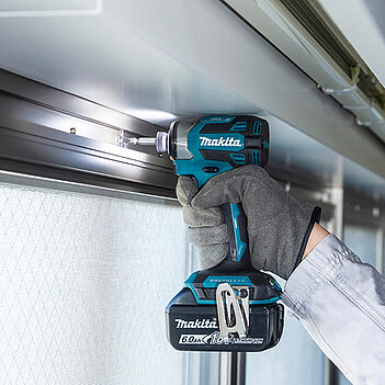 Гайковерт ударний акумуляторний Makita (DTD173RTJ)