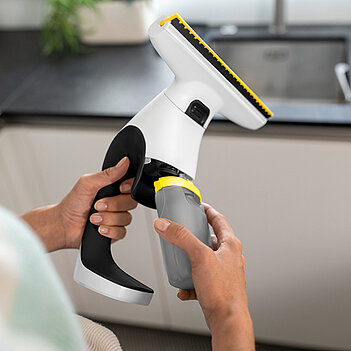 Пылесос аккумуляторный для окон Karcher WV 1 Compact Care (1.633-628.0)