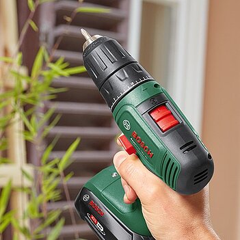 Аккумуляторная ударная дрель-шуруповерт Bosch EasyImpact 18V-40 (06039D8108)