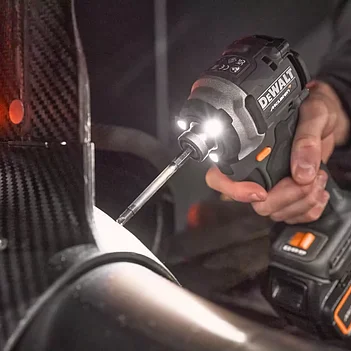 Набор инструментов аккумуляторных DeWalt McLaren F1 TEAM LIMITED EDITION (DCK200MM2T)