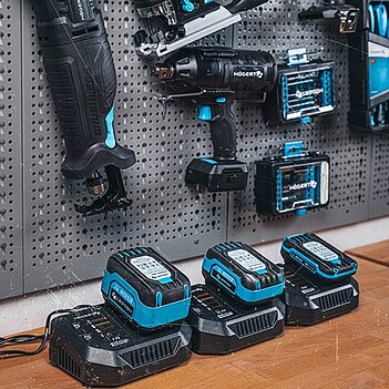 Аккумулятор Li-Ion Hoegert 18,0В 2,0 А/ч (HT2E239-A20)