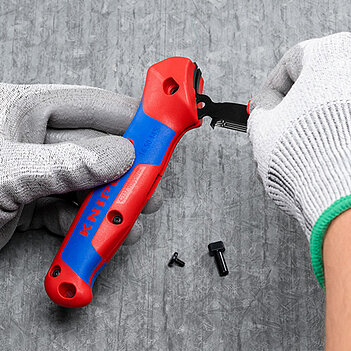 Ніж для зняття ізоляції двофункційний KNIPEX 146 мм (16 50 145 SB)