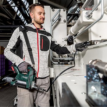 Шприц змащувальний акумуляторний Metabo FP 18 LTX 400мл (600789850) - без акумулятора та зарядного пристрою