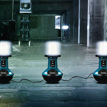 Фонарь гибридный Makita LXT 18/40 В (ML010G) - без аккумулятора и зарядного устройства