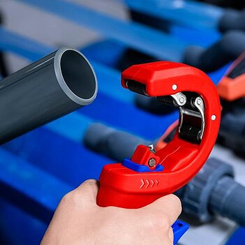 Труборез механический роликовый KNIPEX DP 50 (90 23 02 BK)