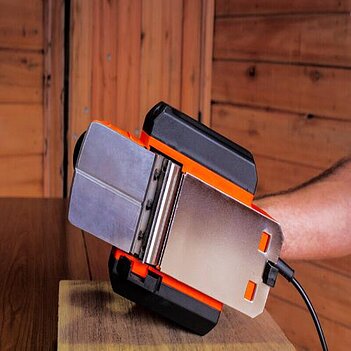 Рубанок електричний Black&Decker (BEW712)
