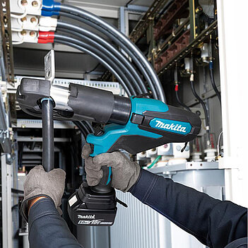 Гидравлическая обжимка кабеля аккумуляторная Makita (DTC302ZK) - без аккумулятора и зарядного устройства