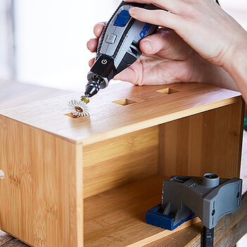 Лещата слюсарні Dremel Multi-Vise 190 мм (26152500JA)