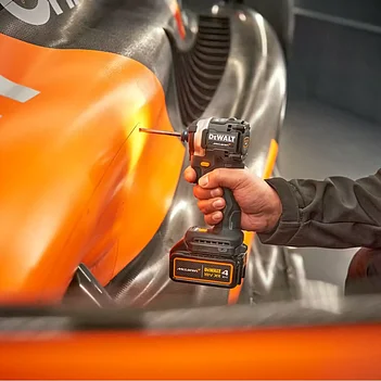 Акумуляторний ударний шурупокрут DeWalt McLaren F1 TEAM LIMITED EDITION (DCF85MM1T)