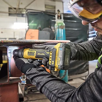 Шлифмашина прямая аккумуляторная DeWalt (DCG420N) - без аккумулятора и зарядного устройства: