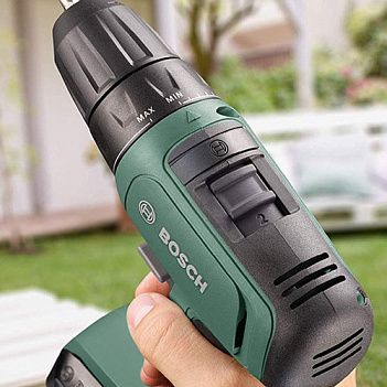 Аккумуляторная дрель-шуруповерт Bosch UniversalDrill18 (06039C8005)