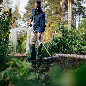 Граблі універсальні Fiskars Ergonomic (1077113)
