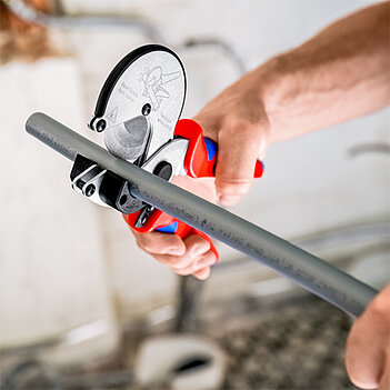 Труборез механический роликовый KNIPEX (90 25 25)