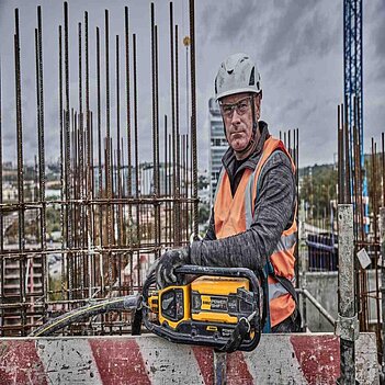 Вибратор для бетона аккумуляторный DeWalt POWERSHIFT (DCPS320N) - без аккумулятора и зарядного устройства