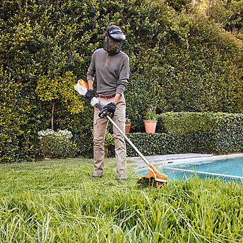 Коса аккумуляторная Stihl FSA 110 R (FA070115723) - без аккумулятора и зарядного устройства