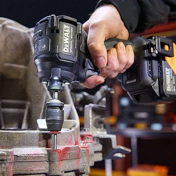 Аккумуляторный ударный шуруповерт DeWalt SPECIAL EDITION (DCF86MP2T)