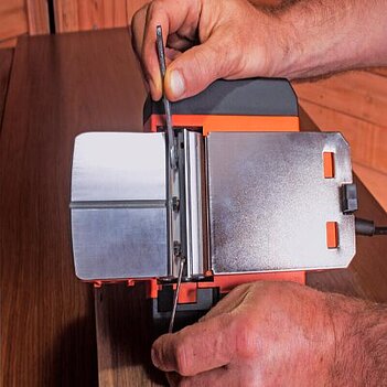 Рубанок електричний Black&Decker (BEW712)