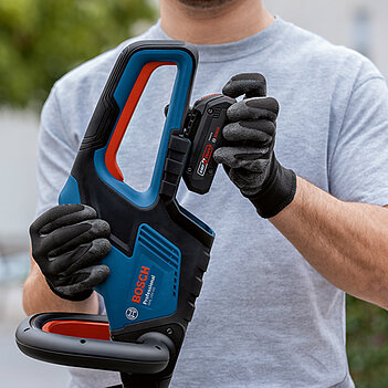 Кущоріз акумуляторний Bosch GHE 18V-60 (06008C9000) - без акумулятора та зарядного пристрою