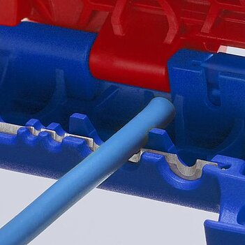 Инструмент для снятия изоляции KNIPEX ErgoStrip 135 мм (16 95 03 SB)