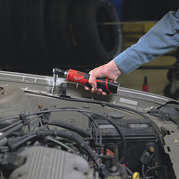 Гайковерт акумуляторний кутовий Milwaukee M12 IR-201B (4933441725)