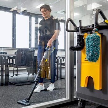Пилосос акумуляторний Karcher LVS 1/1 Bp (1.394-110.0) - без акумулятора та зарядного пристрою